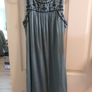 Crown and Ivy Cute summer dress
